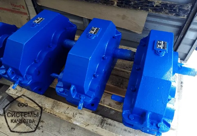 редуктор Ц2У-100 i 40 - двухступенчатый горизонтальный. Фото