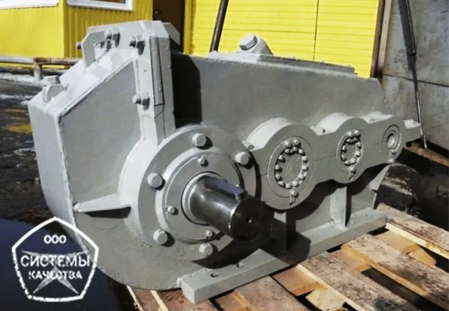 редуктор ВКУ-610 - трехступенчатый крановый