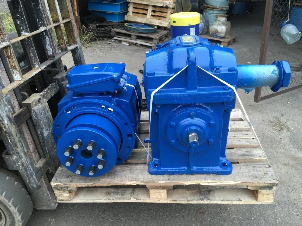 Червячный лифтовой редуктор РГЛ180 с глобоидной передачей