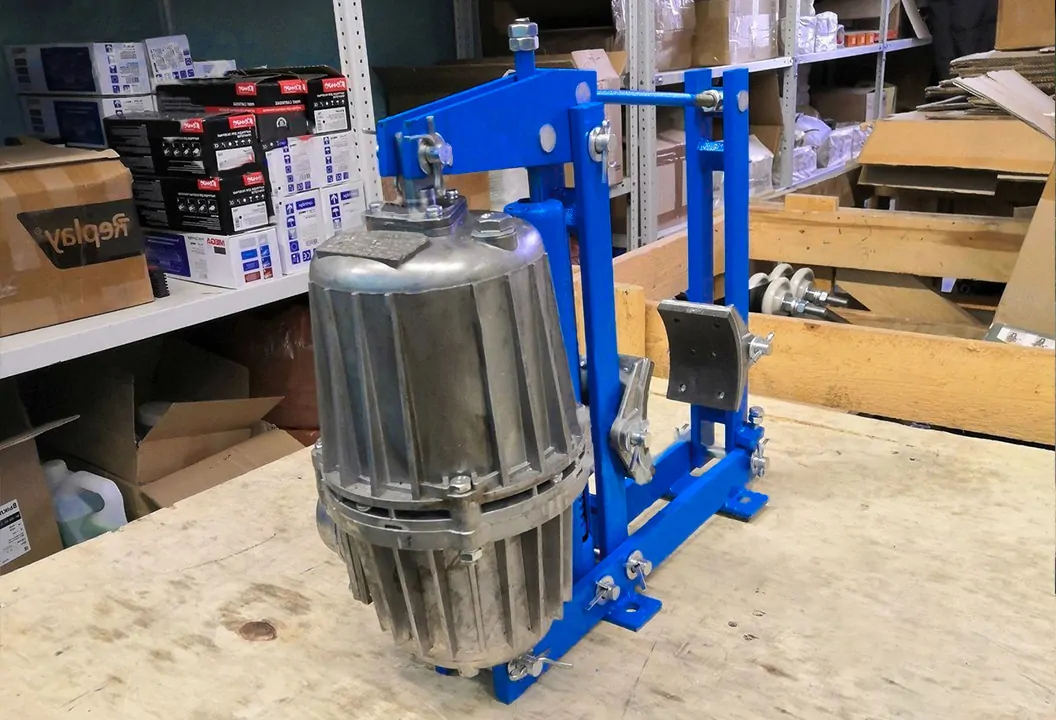 Тормоза колодочные ткг-300 с толкателем