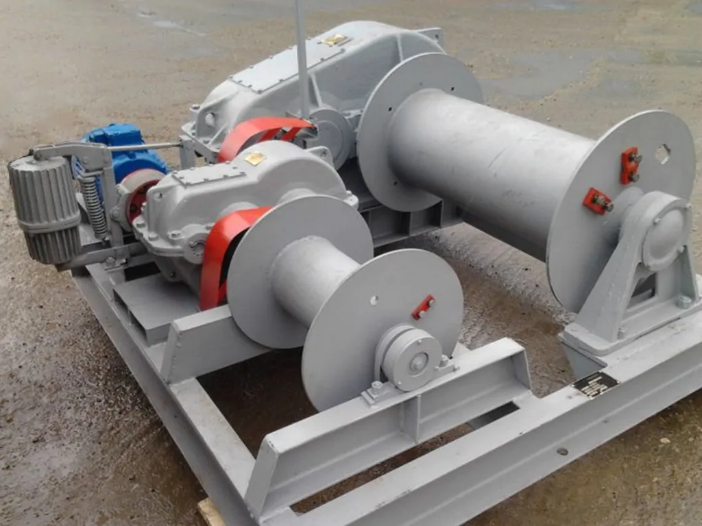 Тягова маневрова лебідка фото