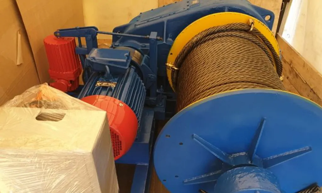 тяговая монтажная лебедка для строительства