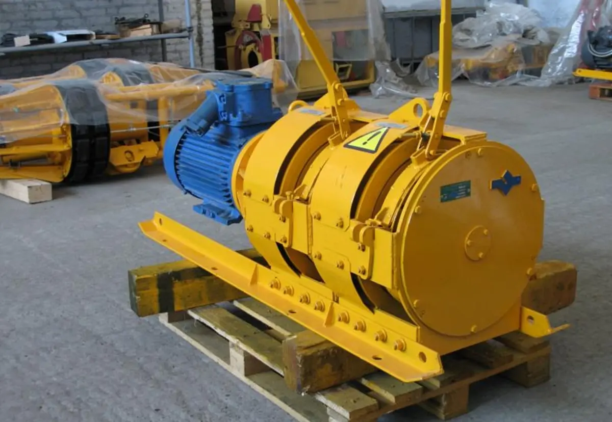 Скреперная лебедка шахтная