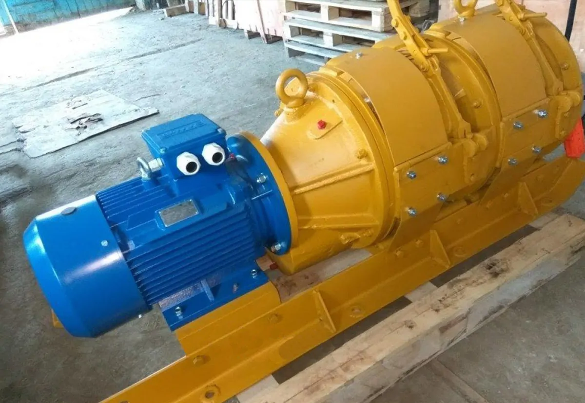 Подземная двухбарабанная скреперная лебедка