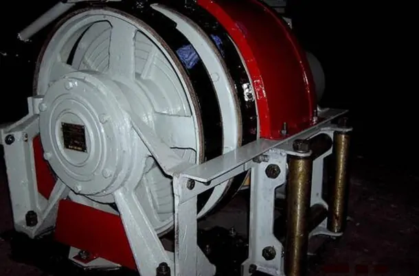 Лебедка шахтного подъема