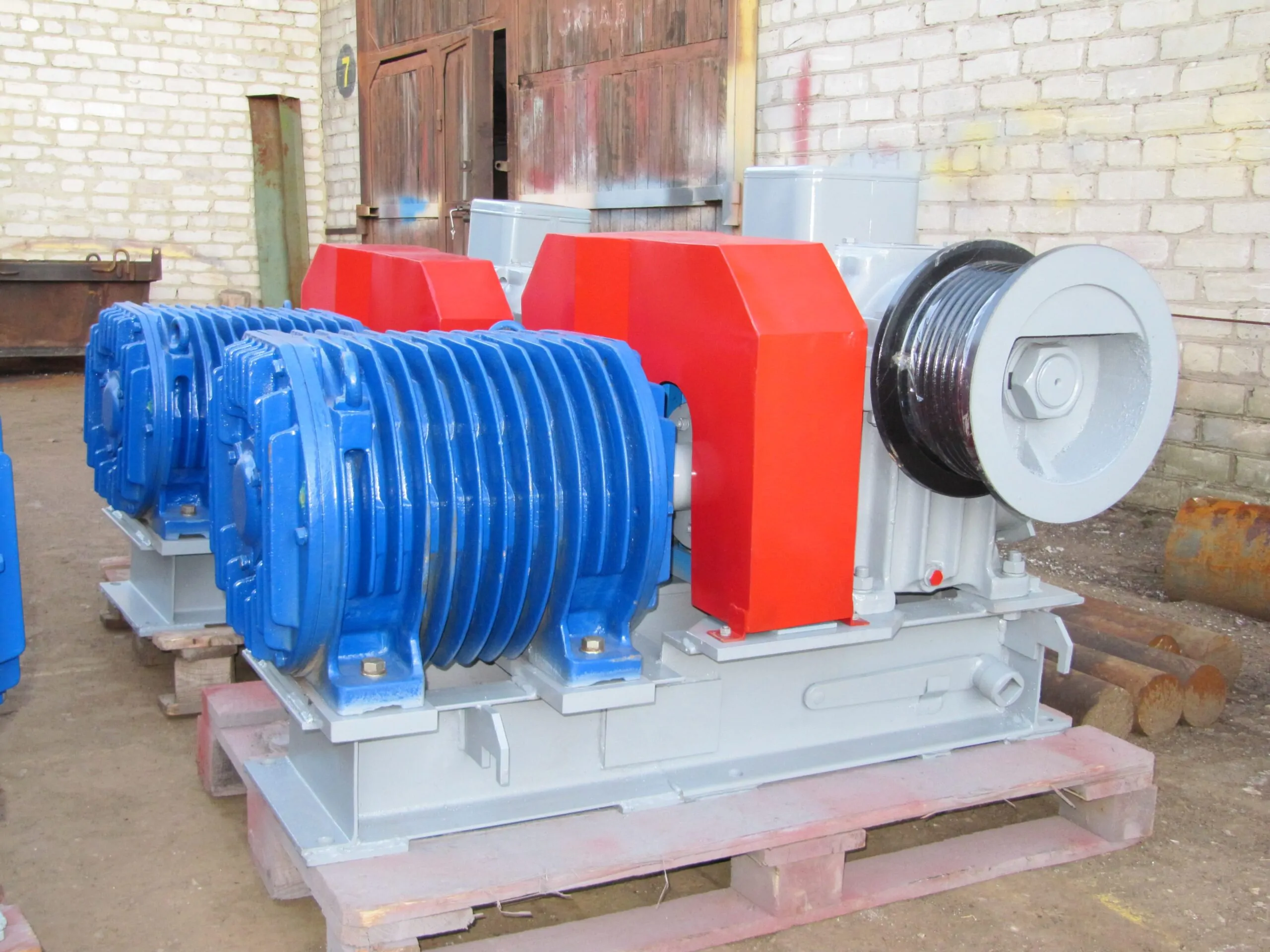 Лебядки металургійні з рольганговими електродвигунами