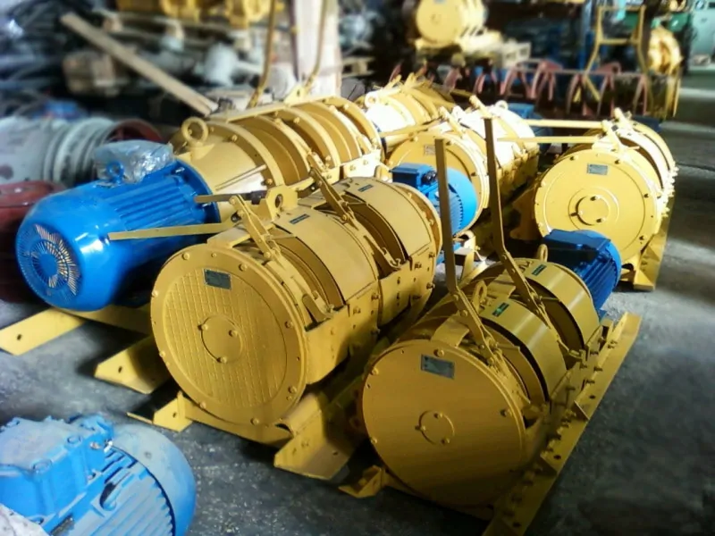 Скреперная лебедка ЛС 30 с соосной схемой расположения барабанов