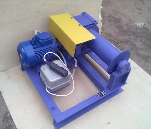 Электрическая монтажная лебедка ЛМЧ-0,25 фото