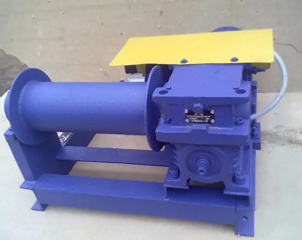 Лебедка ЛМЧ-0.25 с червячным редуктором 2Ч