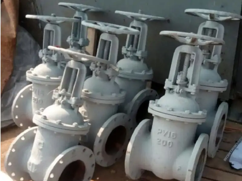 Чавунні запірні газові засувки