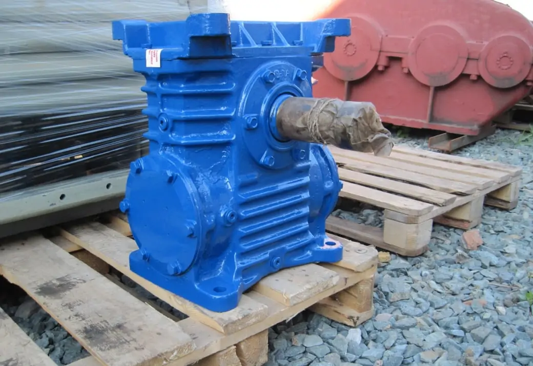 Понижающий червячный редуктор 1 к 200 фото