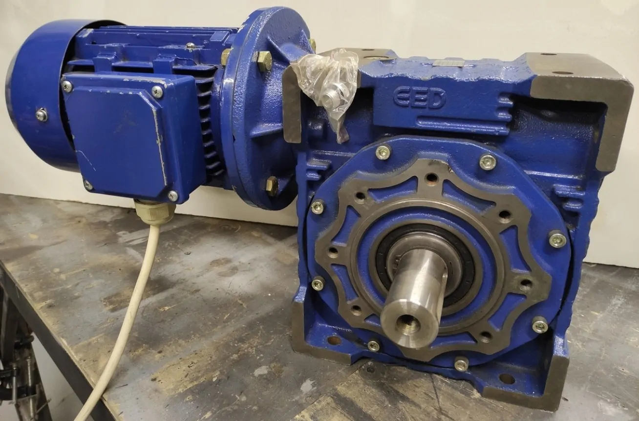 Черв'ячний мотор-редуктор Motovario типу NMRV