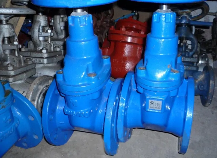 Засувка 30ч39р ду-350 мм тиск РУ-16 для води та пари