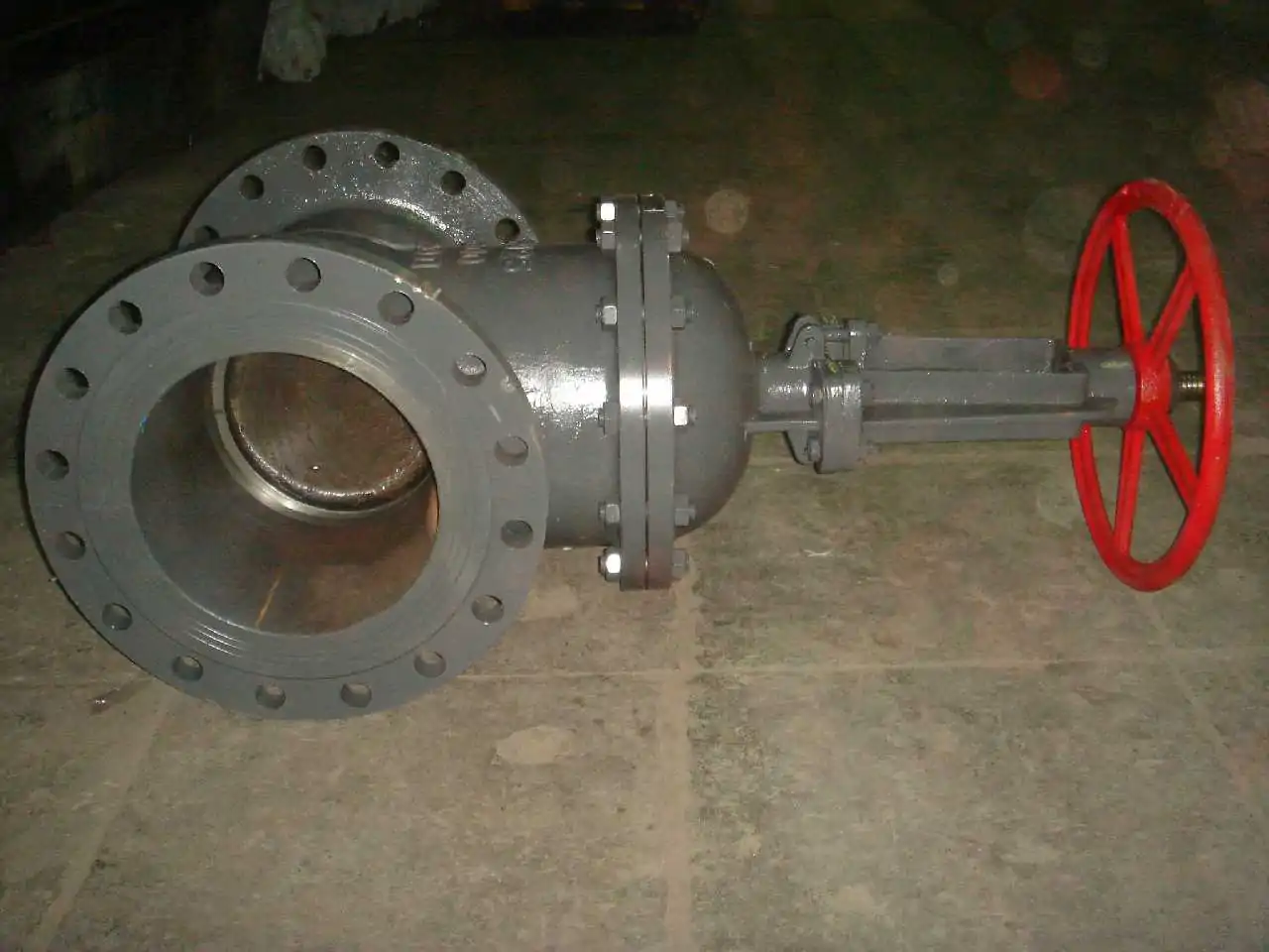 Засувка ду 125 мм паралельна дводискова фланцева