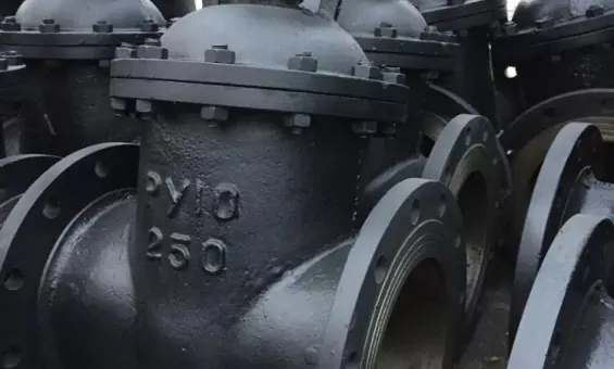 Засувка ДУ250 чавунна для опалення паралельна дводискова з латунним ущільненням