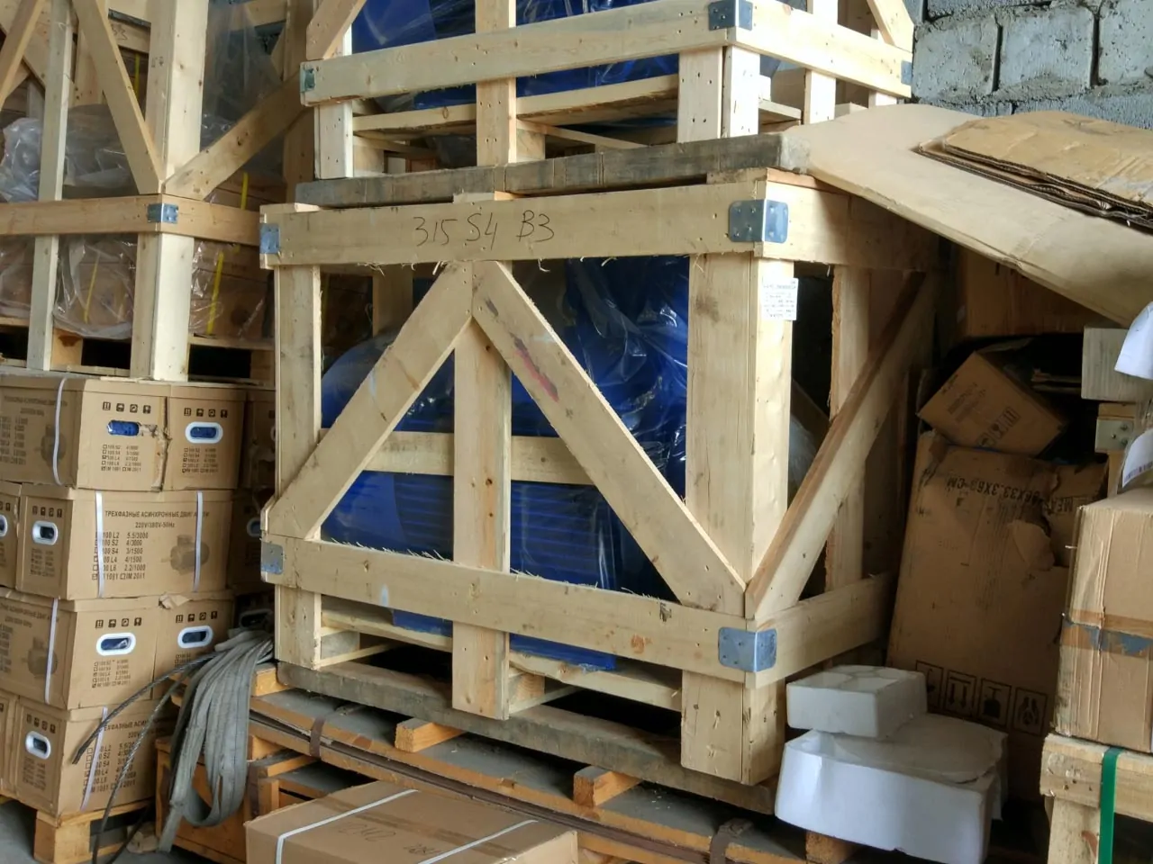 18,5 кВт 1500 380 660 Вольт эл двигатель АИР160М4 У1 У2 У3 фото