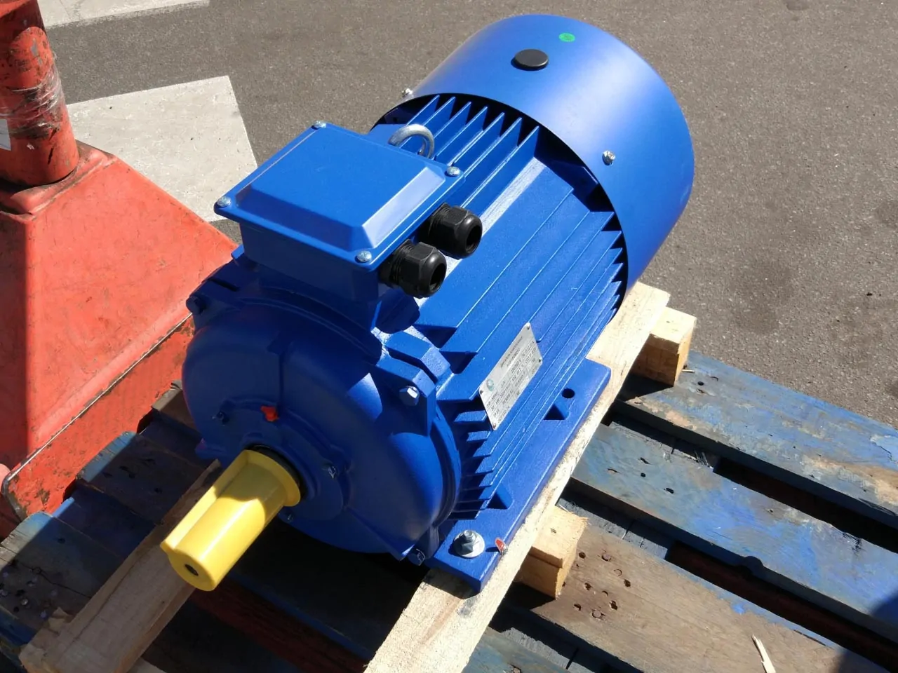 Електродвигун 30/1000 АИР 200 L6 у3