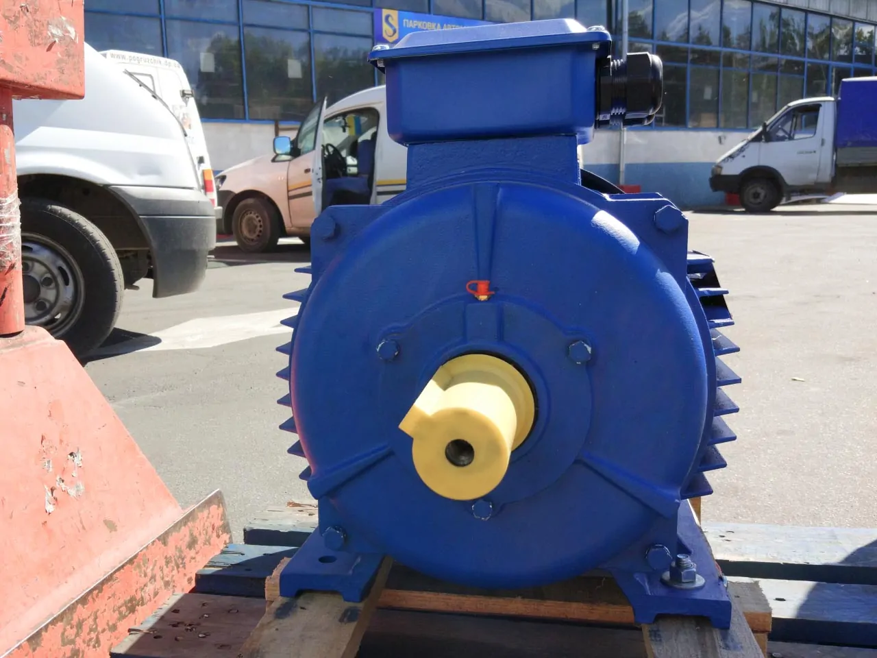 75 кВт 1500 380 660 Вольт ел двигун АИР250S4 У1 У2 У3 фото