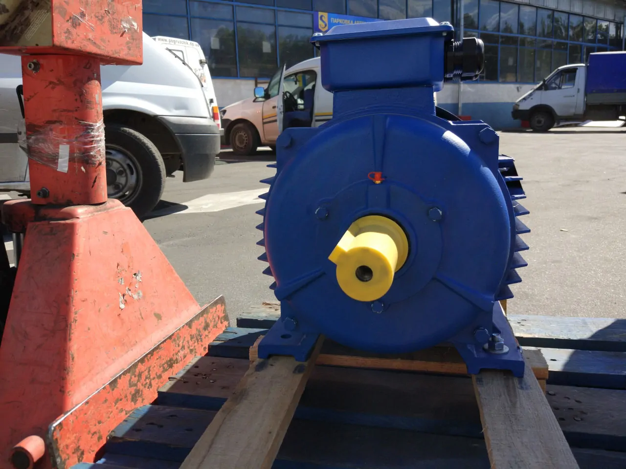 200 кВт 3000 380 660 Вольт эл двигатель АИР315М2 У1 У2 У3 фото