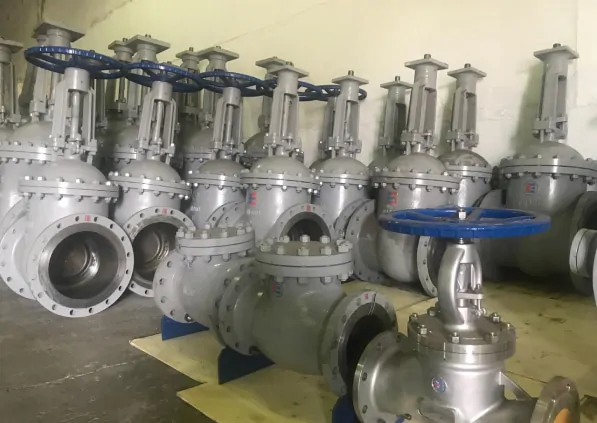 Электроприводная задвижка 30с915нж ДУ-350 клиновая фланцевая с паспортом