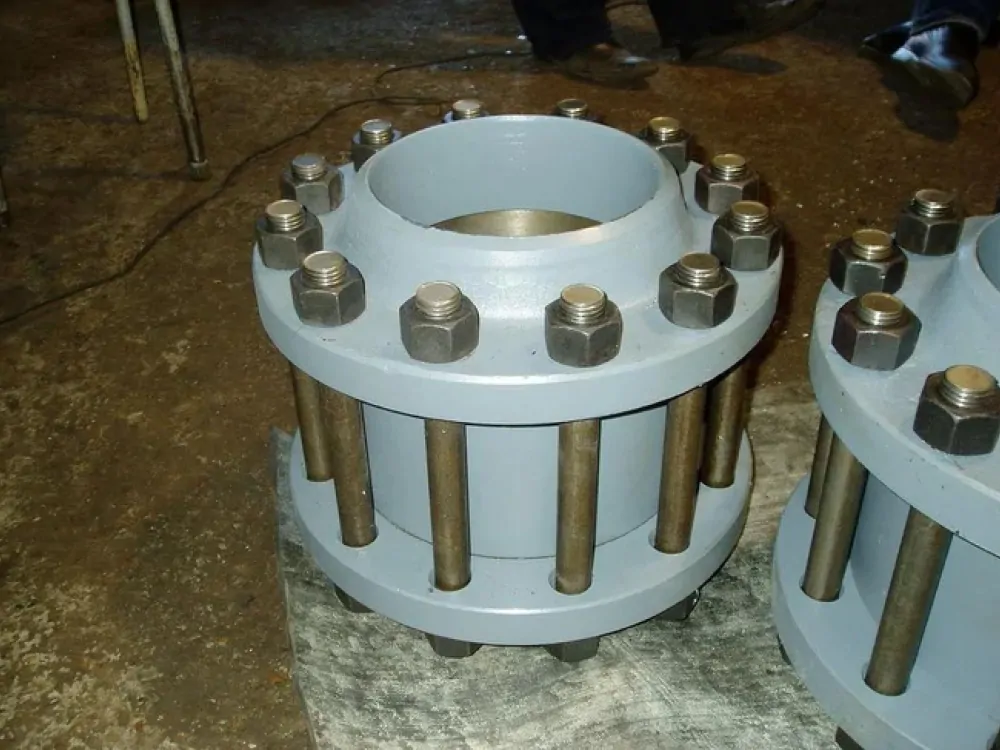 Клапан зворотний горизонтальний міжфланцевий сталевий