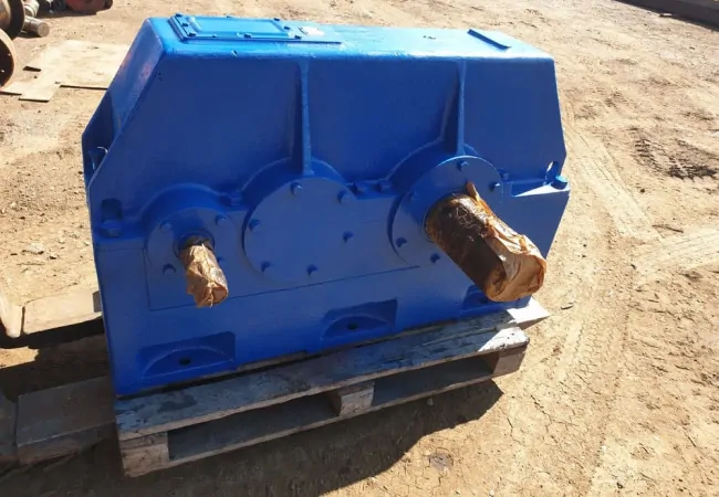 редуктор Ц2У-315 i 40 - двоступінчастий горизонтальний. Фото